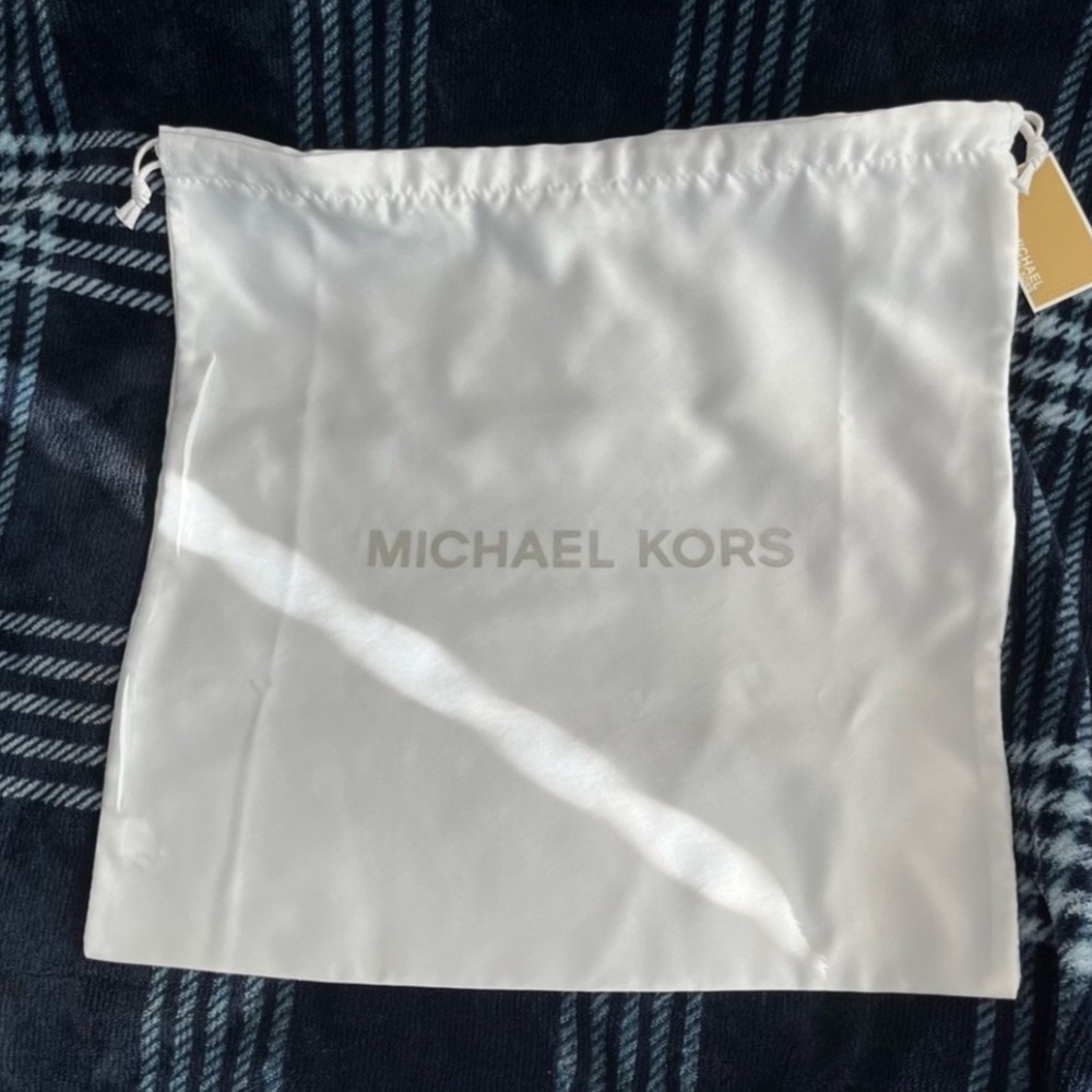 Michael Kors Small Woven Dust Bag
13.25”W X 13.25”H